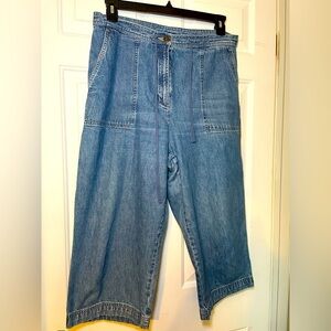 Jones Jeans Woman’s Size 14 Denim Drawstring Capris Light Wash Pockets